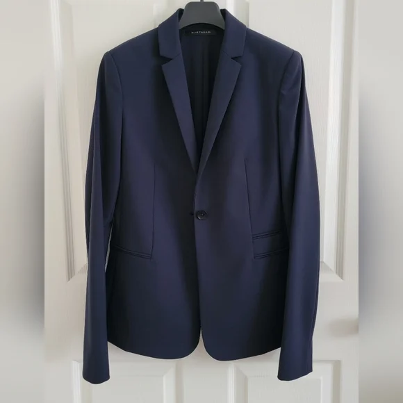 NWT Elie Tahari Darcy Jacket, size 0, navy